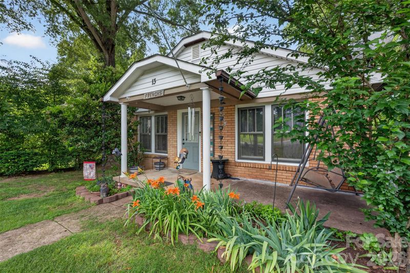 13 E Murray St, Maiden, NC 28650