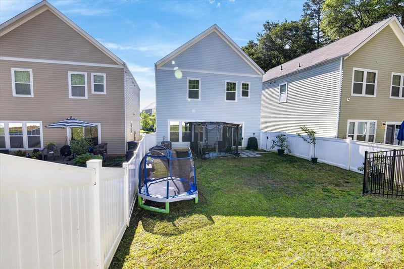548 Kingsway Cir, Charlotte, NC 28214