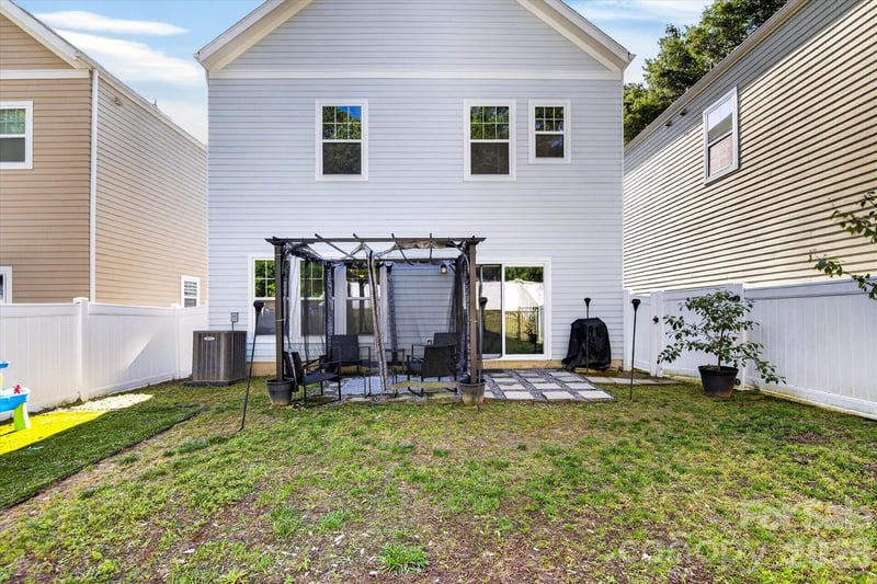 548 Kingsway Cir, Charlotte, NC 28214
