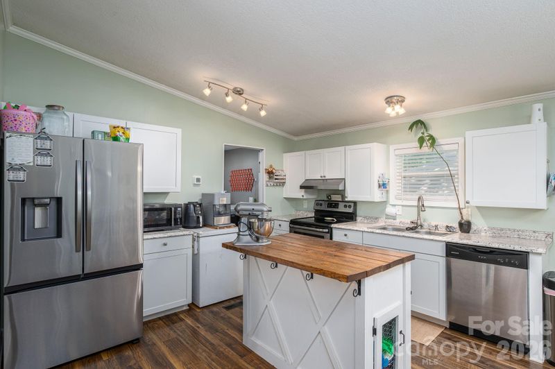 6815 Lackey Rd, Vale, NC 28168