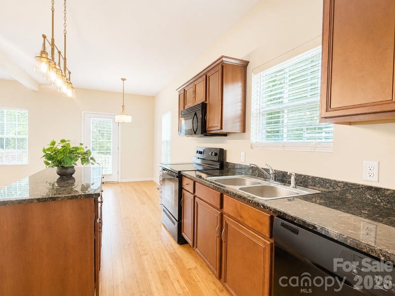 115 High Bluff Cir, Mooresville, NC 28115