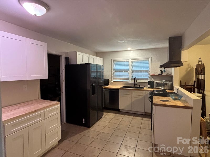7010 Ludwig Dr, Charlotte, NC 28215