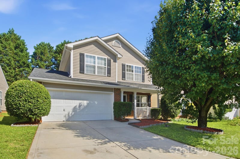 1135 Stonehenge Ln, Charlotte, NC 28216