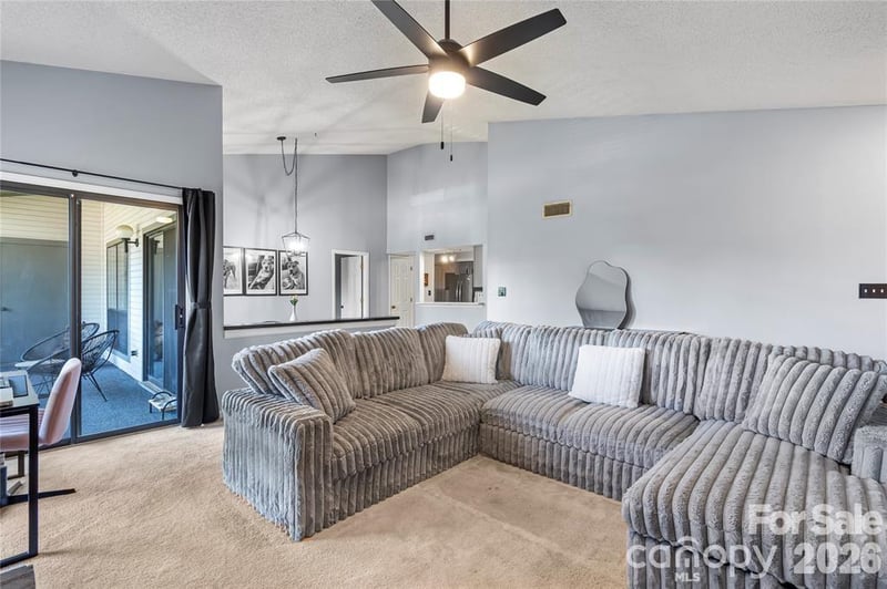 5870 Harris Grove Ln, Charlotte, NC 28212