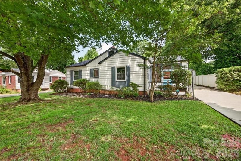 2225 Ashley Rd, Charlotte, NC 28208