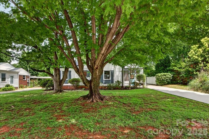 2225 Ashley Rd, Charlotte, NC 28208
