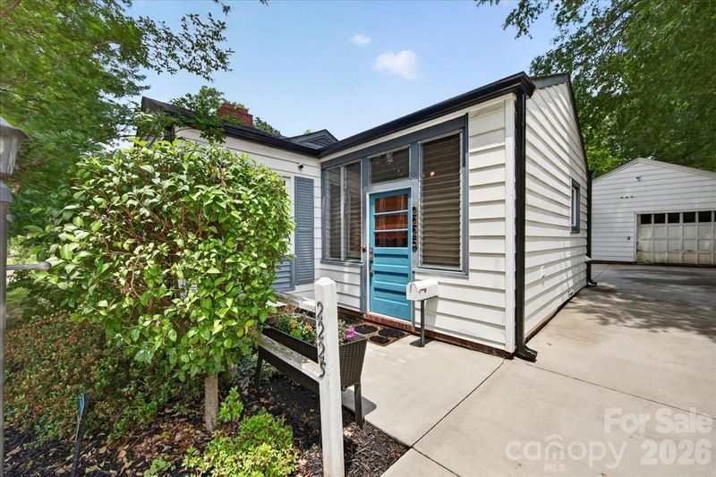 2225 Ashley Rd, Charlotte, NC 28208