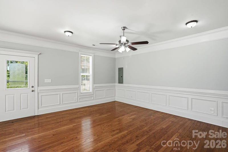 411 W Sullivan St, Gastonia, NC 28052