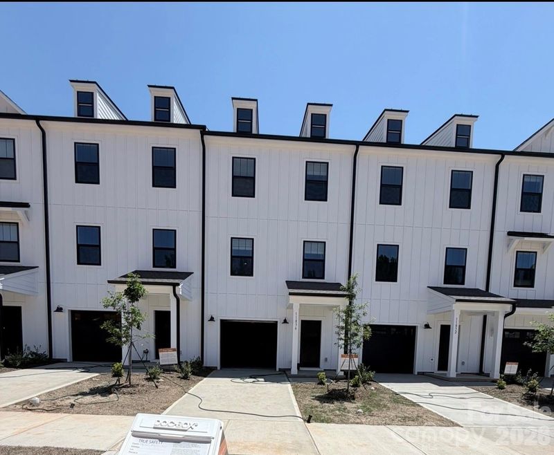 11836 Avocet St, Charlotte, NC 28215