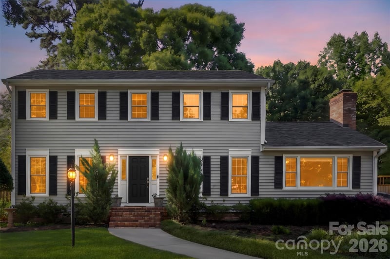 2106 Kings Dr, Gastonia, NC 28056