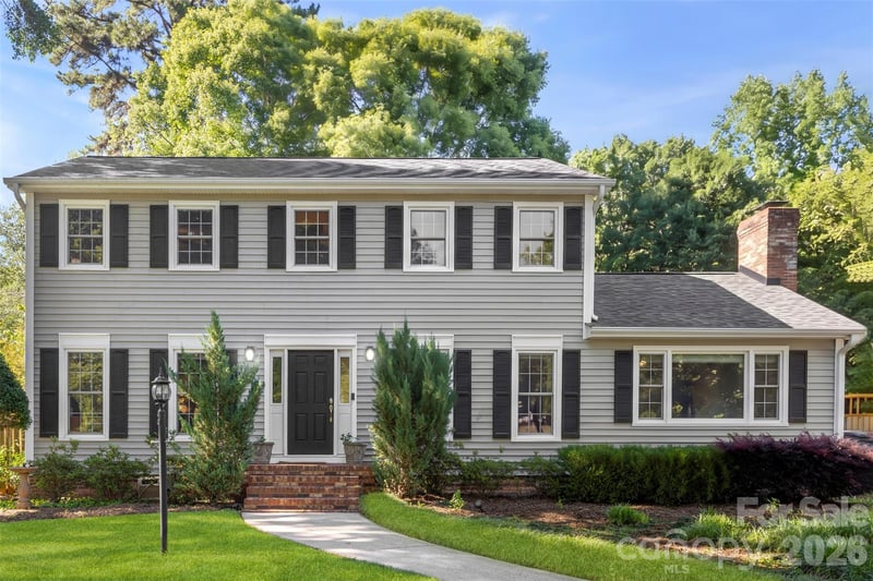 2106 Kings Dr, Gastonia, NC 28056