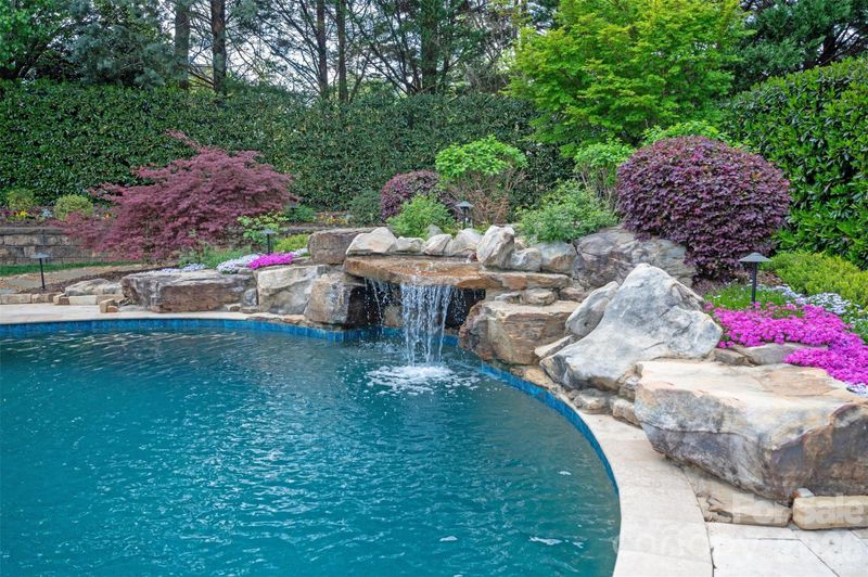402 Montrose Dr, Waxhaw, NC 28173