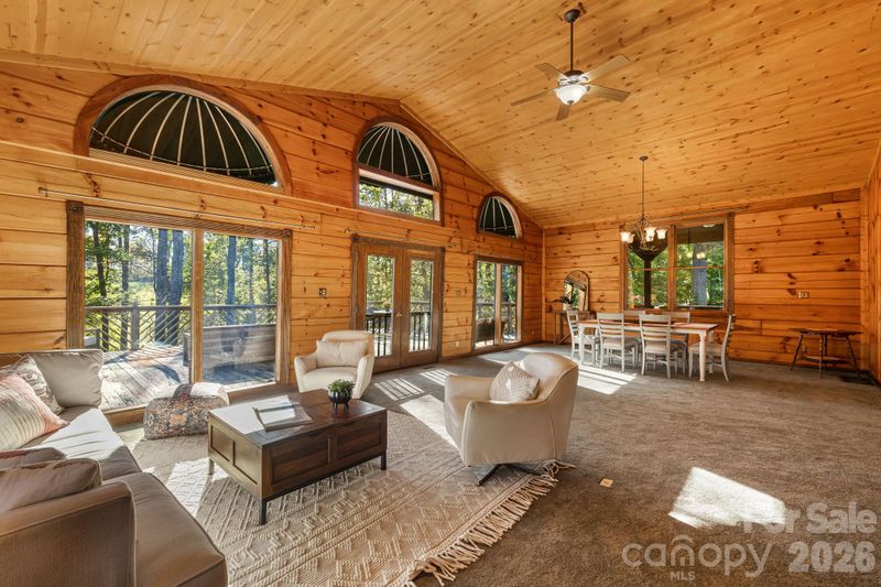 104 Paramount Dr, Leicester, NC 28748