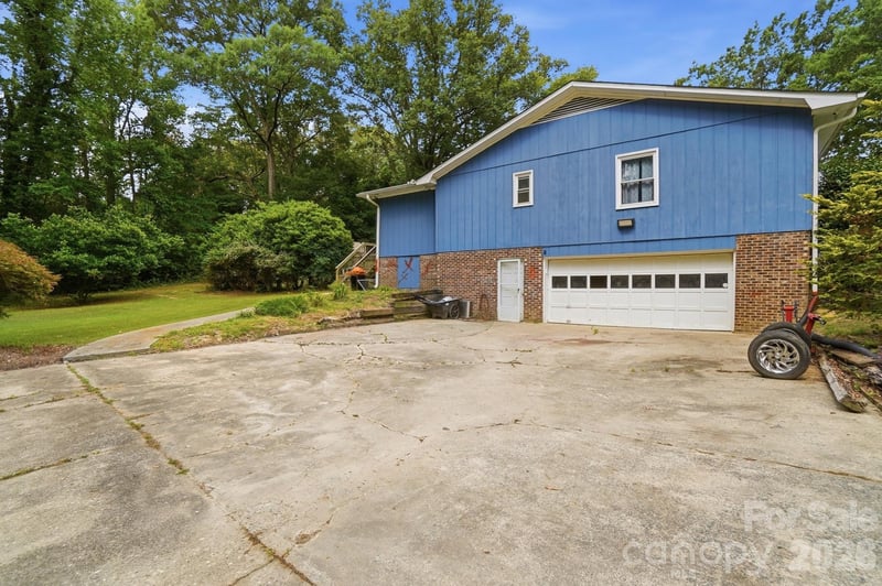 214 Griffin Ln, Marshville, NC 28103