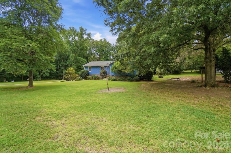 214 Griffin Ln, Marshville, NC 28103