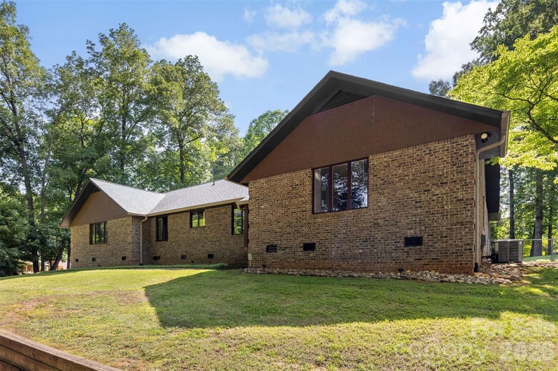 114 Old Mine Rd, Mount Holly, NC 28120