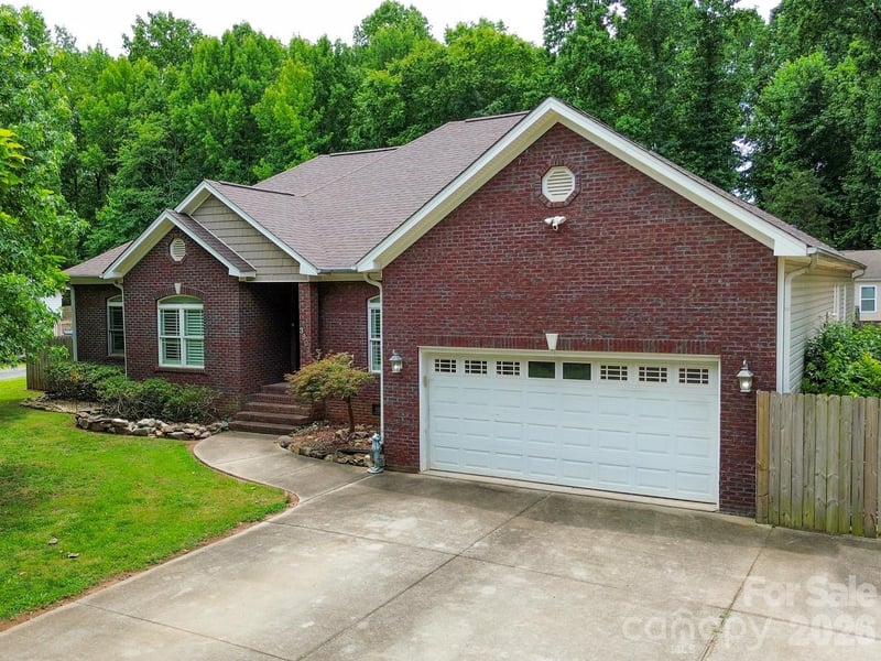 3801 Hayden Dr, Charlotte, NC 28269