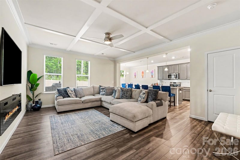 8216 Merryvale Ln, Charlotte, NC 28214