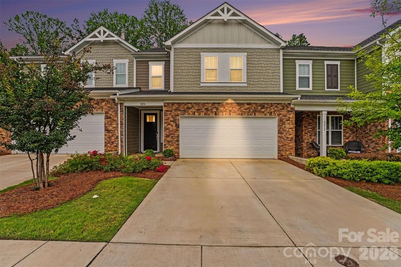 8216 Merryvale Ln, Charlotte, NC 28214