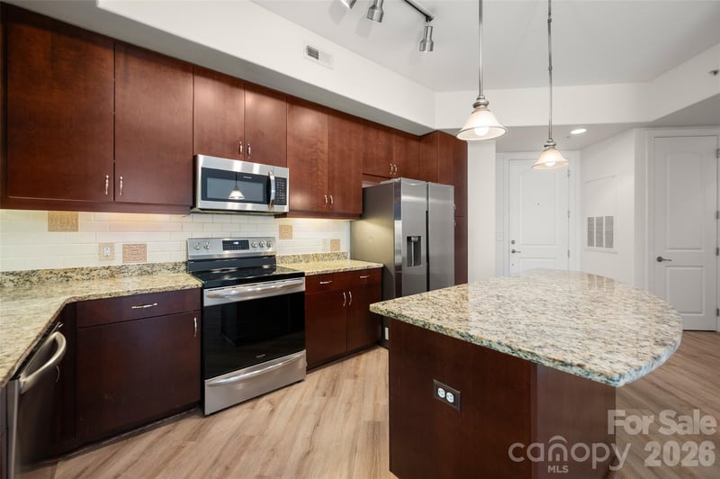 4620 Piedmont Row Dr #304, Charlotte, NC 28210