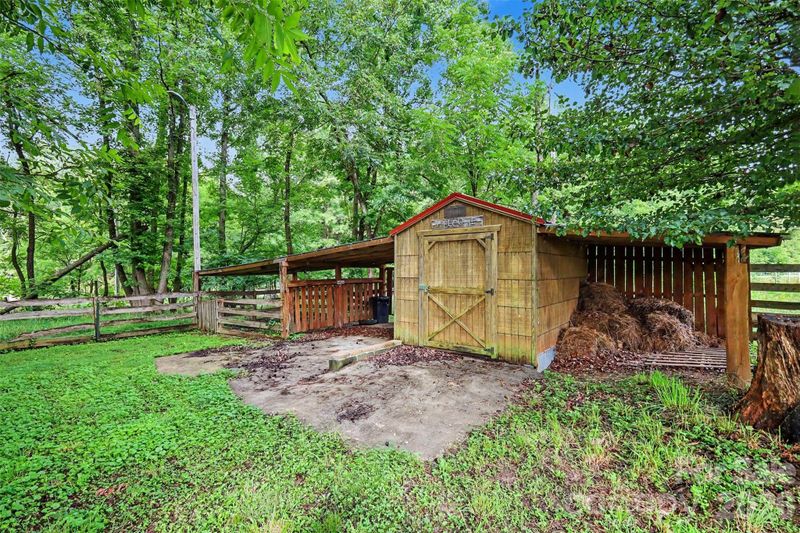 621 Hephzibah Church Rd, Crouse, NC 28033