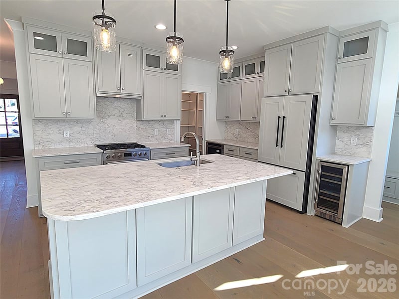 405 19th Avenue Cir NW, Hickory, NC 28601