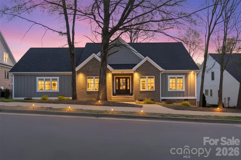 405 19th Avenue Cir NW, Hickory, NC 28601