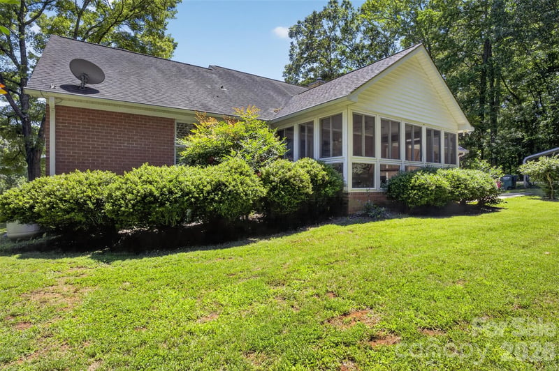8234 Dennis Rd, Charlotte, NC 28227
