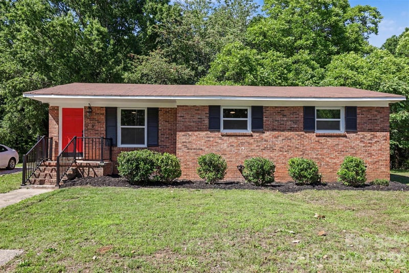 28 Maiden Ln, York, SC 29745