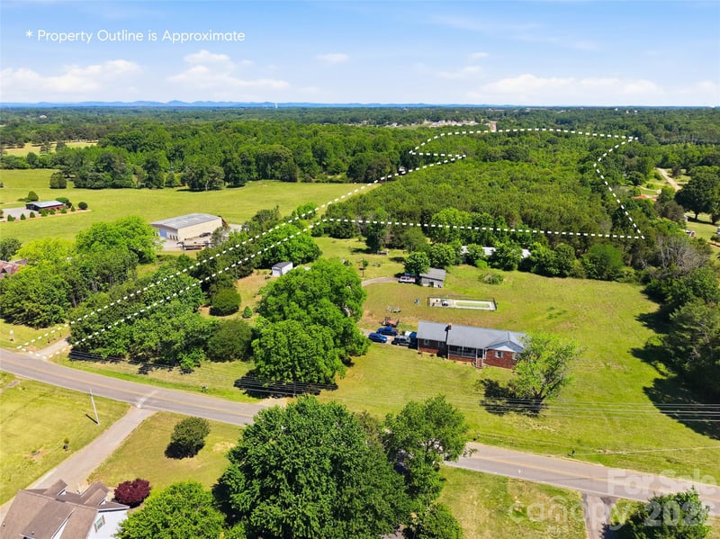 178 Old Airport Rd, Statesville, NC 28677