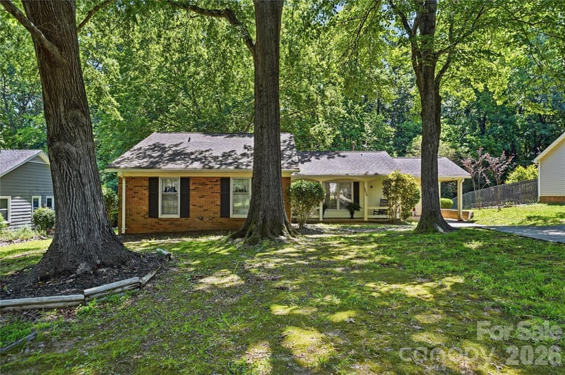 7626 Winterset Dr, Charlotte, NC 28270