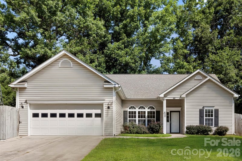 8011 Maxwelton Dr, Huntersville, NC 28078