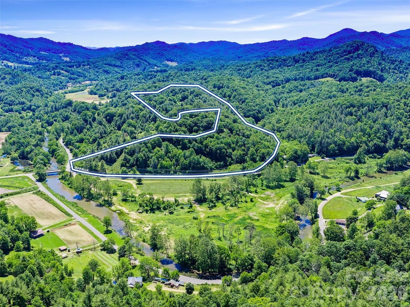 999 Us Hwy 19w Hw, Burnsville, NC 28714