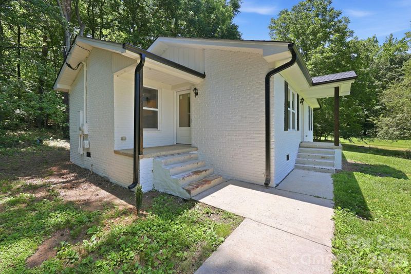 922 Breezewood Dr, Charlotte, NC 28262