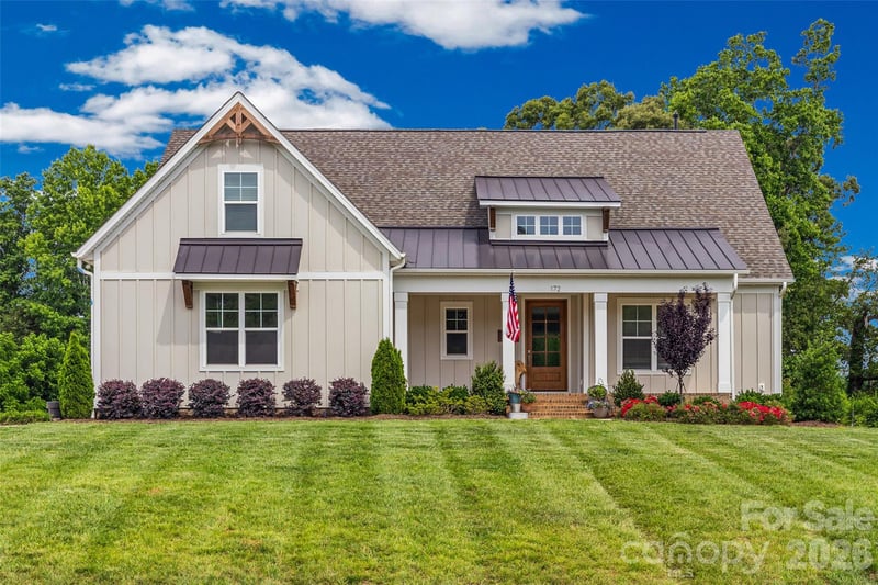 172 Triple Ponds Ct, Clover, SC 29710