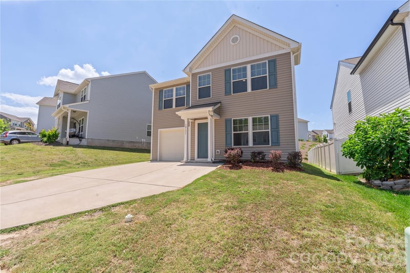 10131 Holly Park Dr, Charlotte, NC 28214