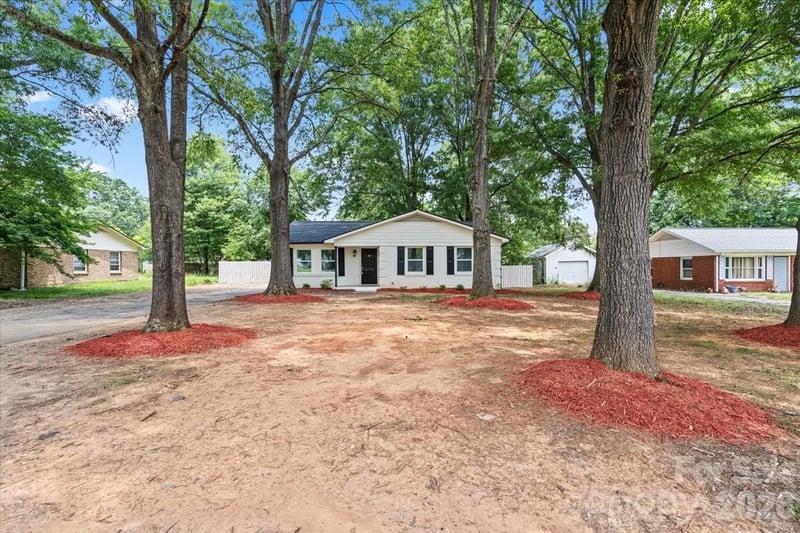 8006 Hemby Wood Dr, Indian Trail, NC 28079