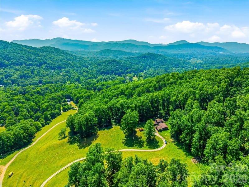 52 Chapel Hill Church Rd, Asheville, NC 28803