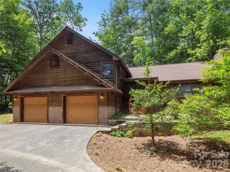 11 Tree Top Dr, Arden, NC 28704