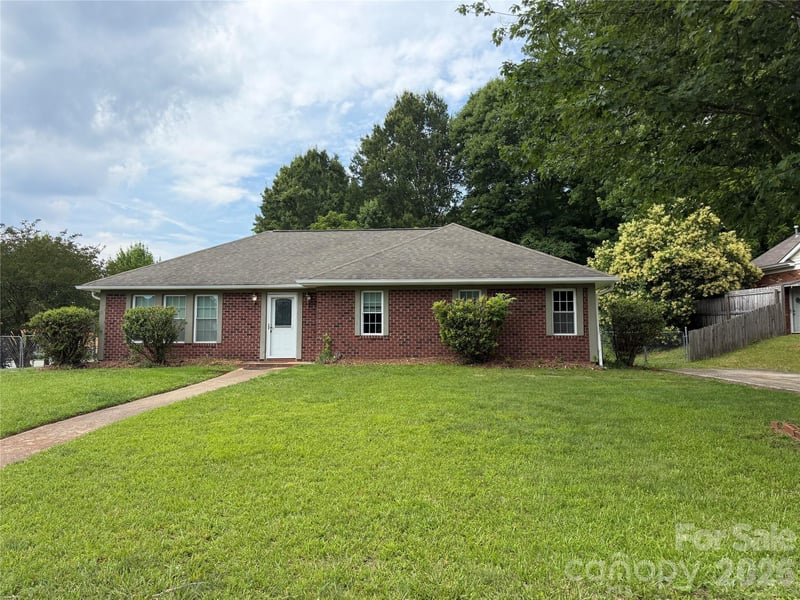7101 Riding Trail Rd, Charlotte, NC 28212