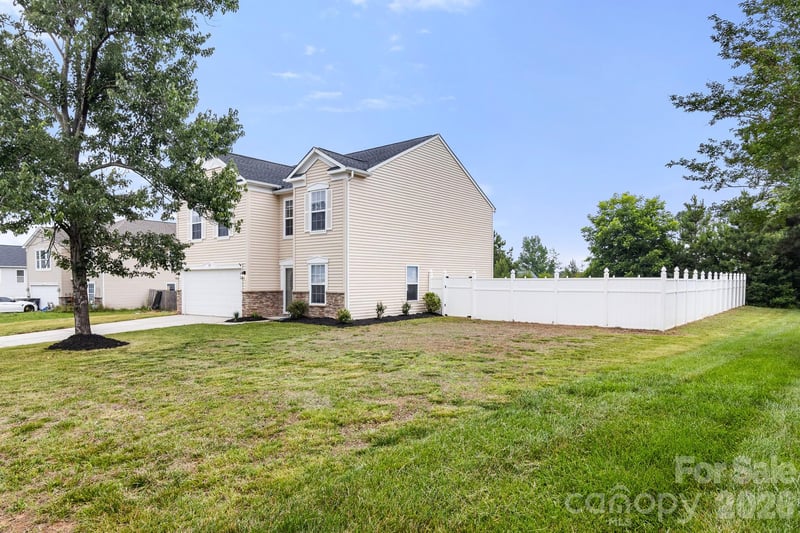 426 Brookhollow Dr, York, SC 29745