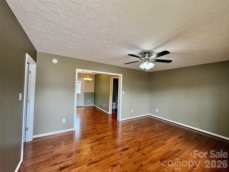 95 Newberry Dr, Fletcher, NC 28732