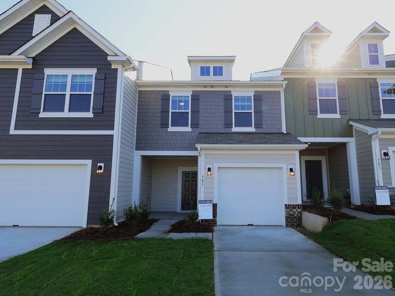 781 Kitfox Dr NW, Concord, NC 28027