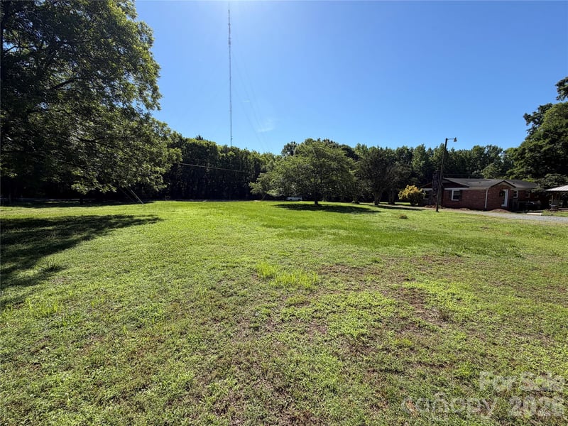 3538 Back Creek Church Rd, Charlotte, NC 28213