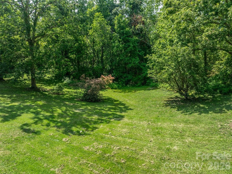 18 Luckenbach Dr, Fairview, NC 28730