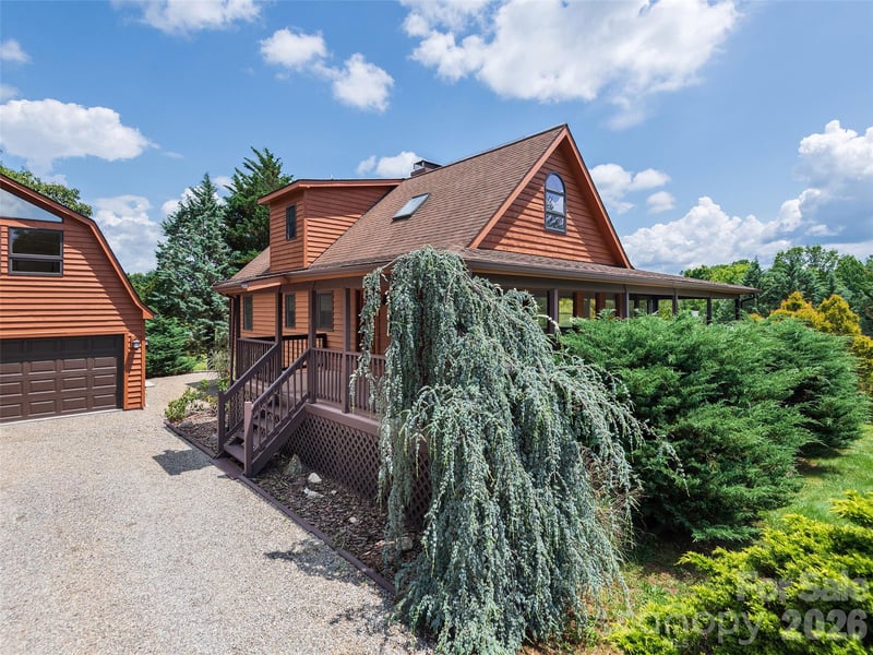 7 Hope Ln, Weaverville, NC 28787