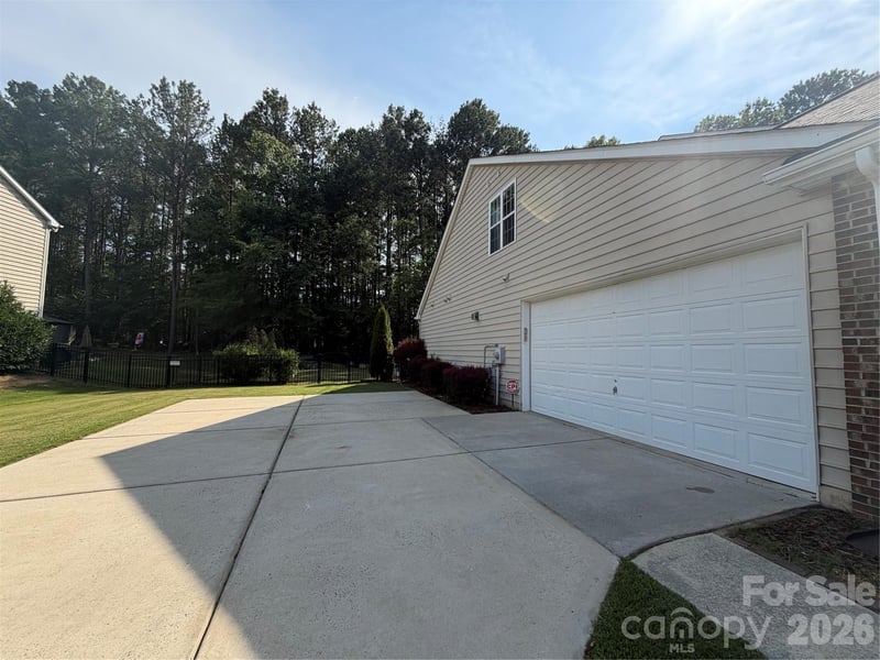 610 Springwood Dr, Waxhaw, NC 28173