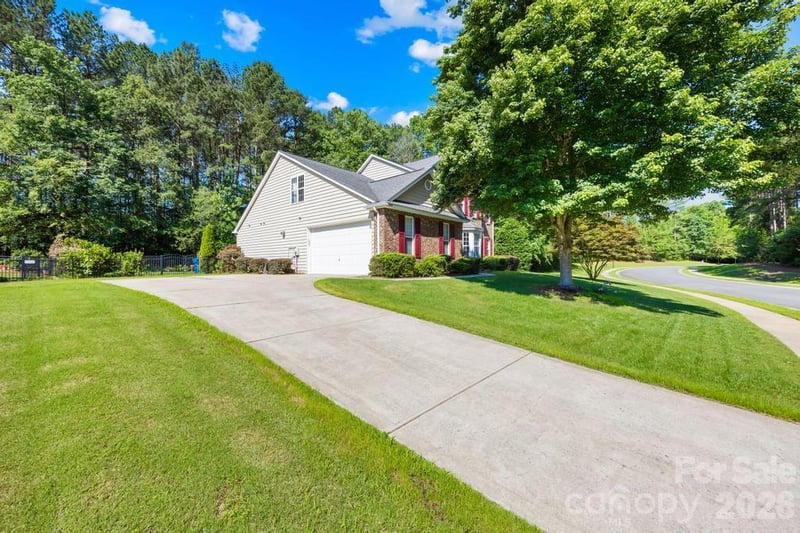 610 Springwood Dr, Waxhaw, NC 28173
