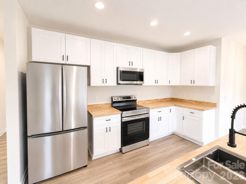 302 White St, Cherryville, NC 28021
