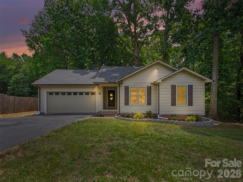 7382 Summit Dr, Denver, NC 28037